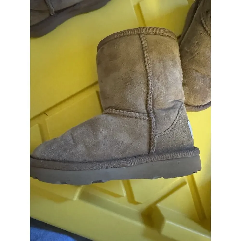 UGG Little Kids Classic II Boot Sz 9 Chestnut Brown